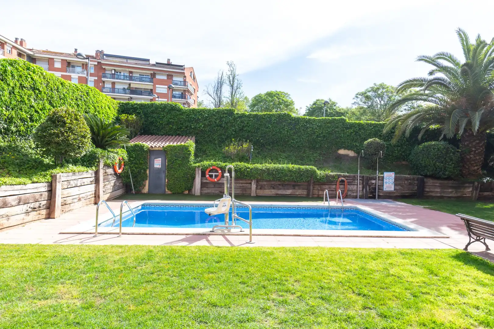 Piscina de Planta baixa en venda en Rubí amb Aire condicionat, Calefacció i Terrassa