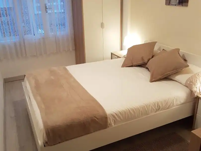 Schlafzimmer von Einfamilien-Reihenhaus zum Verkauf in Melide