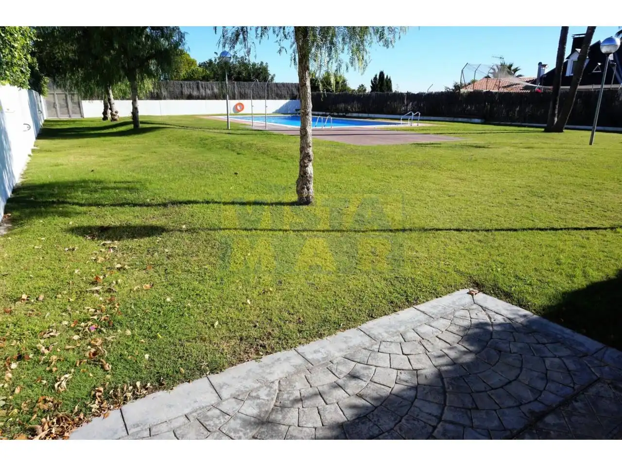 Jardín de Casa adosada en venta en Vilanova i la Geltrú con Aire acondicionado, Calefacción y Jardín privado