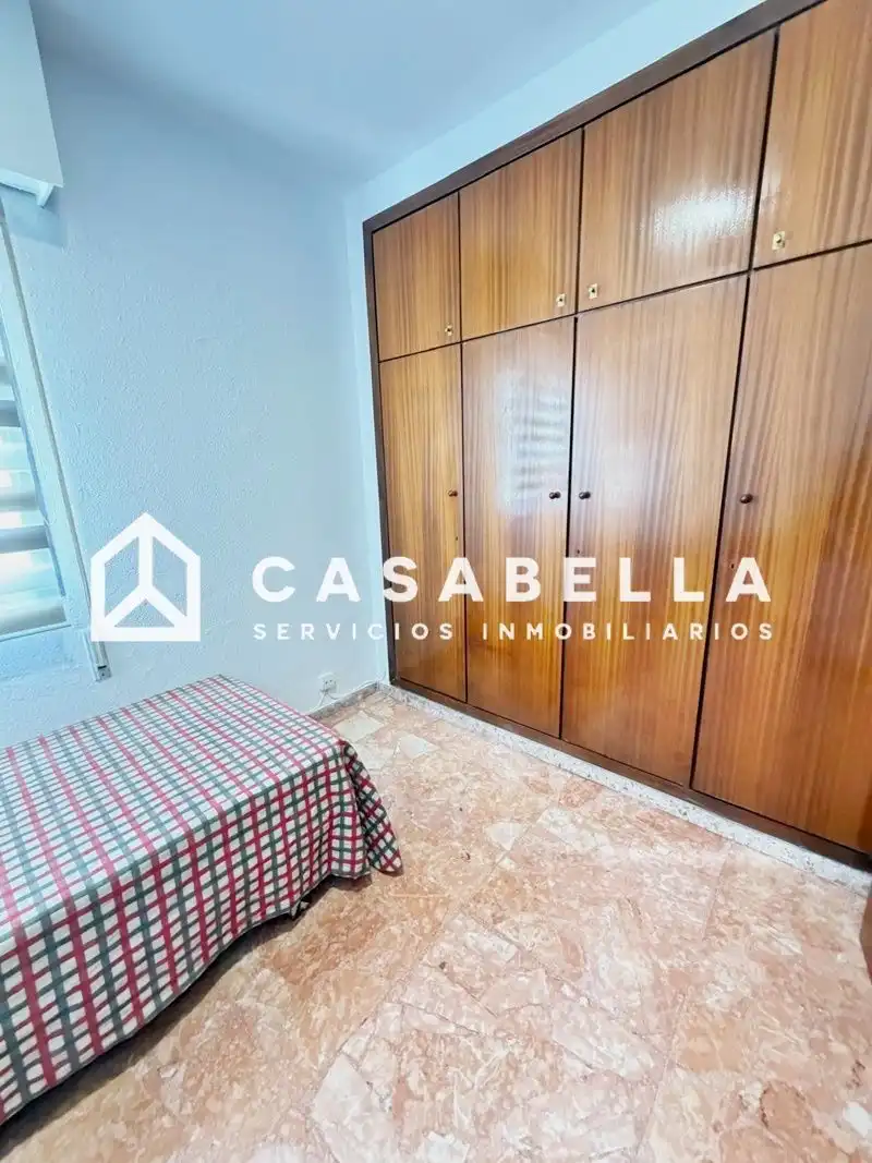 Schlafzimmer von Wohnung zur Miete in Valencia mit Klimaanlage, Heizung und Terrasse