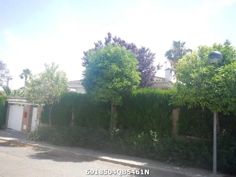 Chalet con terraza en venta en Colegio Europa