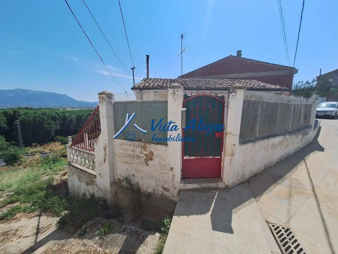 Xalet amb jardí en venda a Trasera San Bartolomé