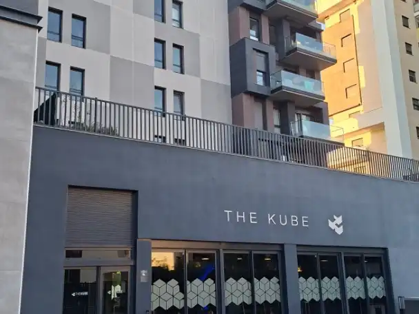 Außenansicht von Wohnung zum Verkauf in  Tarragona Capital mit Klimaanlage, Terrasse und Schwimmbad