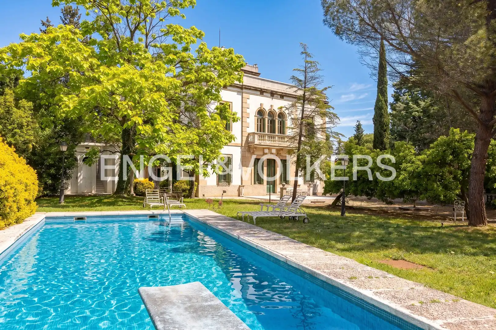 Vista exterior de Casa o chalet en venta en Llinars del Vallès con Aire acondicionado, Calefacción y Jardín privado