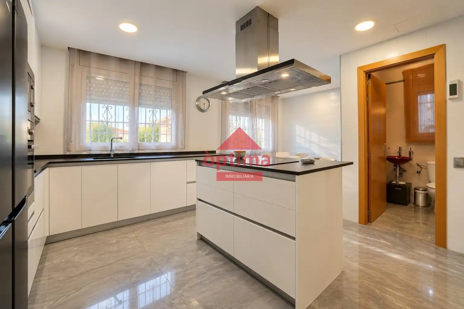 Casa a schiera con terrazza in vendita a Calle BELGRADO, imagen 12