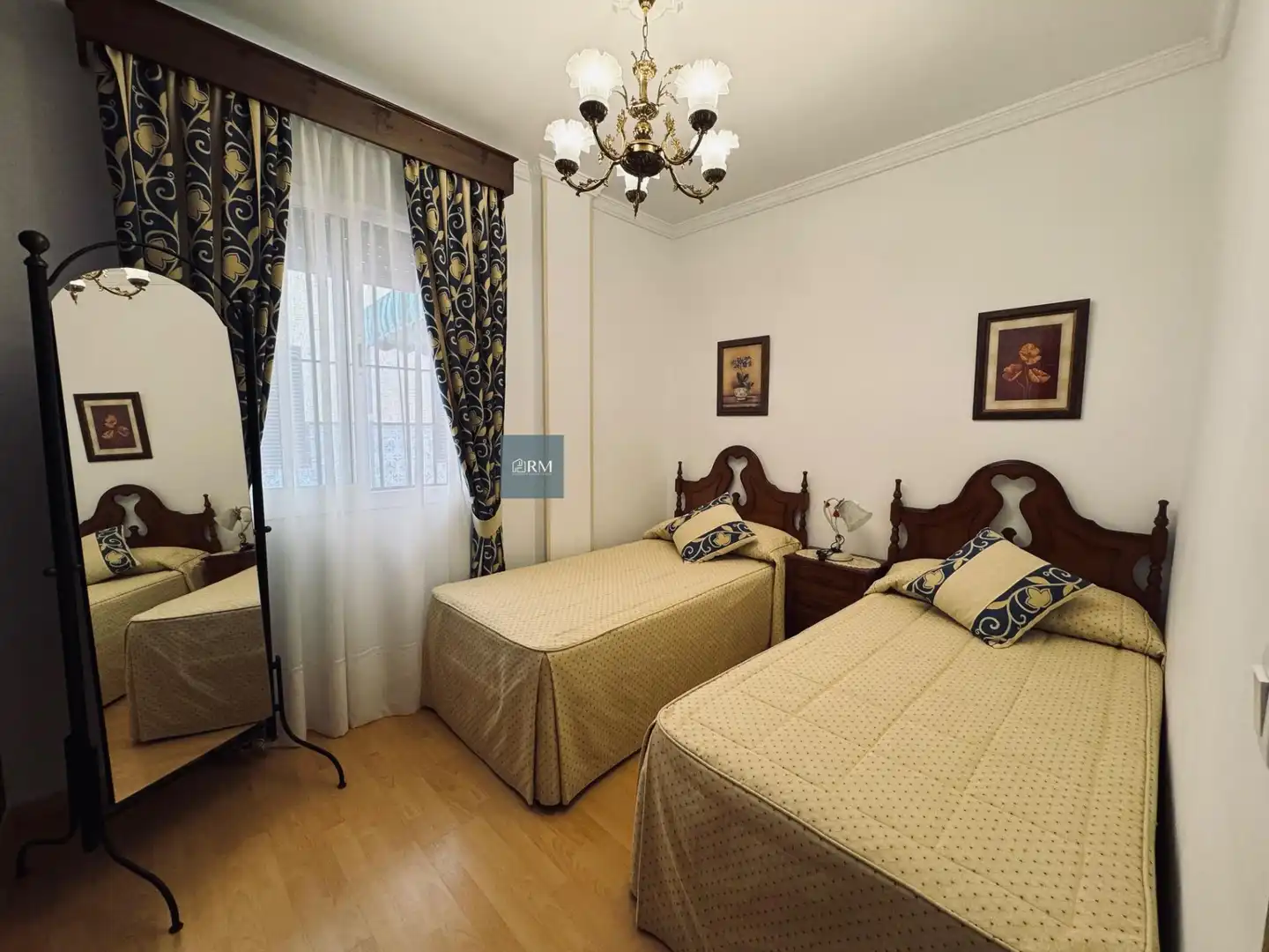Bedroom of Flat for sale in Sanlúcar de Barrameda  with Air Conditioner, Heating and Parquet flooring