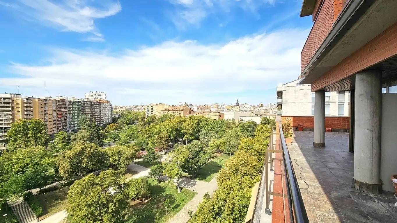 Vista exterior de Piso en venta en Zaragoza con Aire acondicionado, Calefacción y Terraza