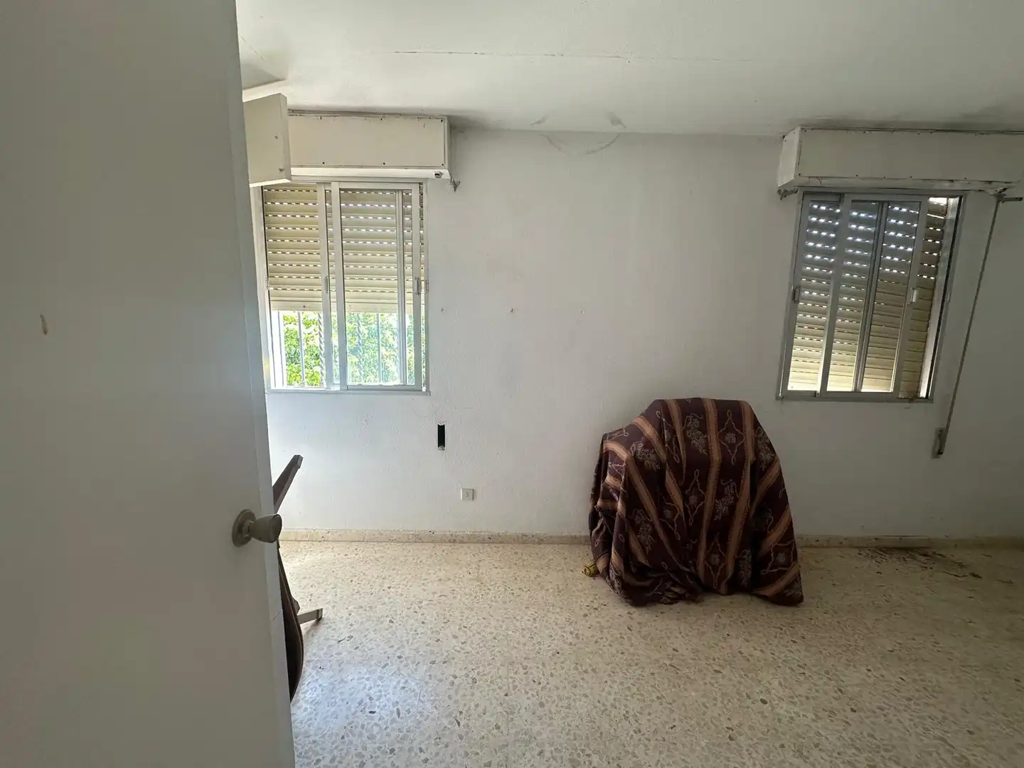 Dormitori de Casa o xalet en venda en Sanlúcar la Mayor amb Aire condicionat i Traster