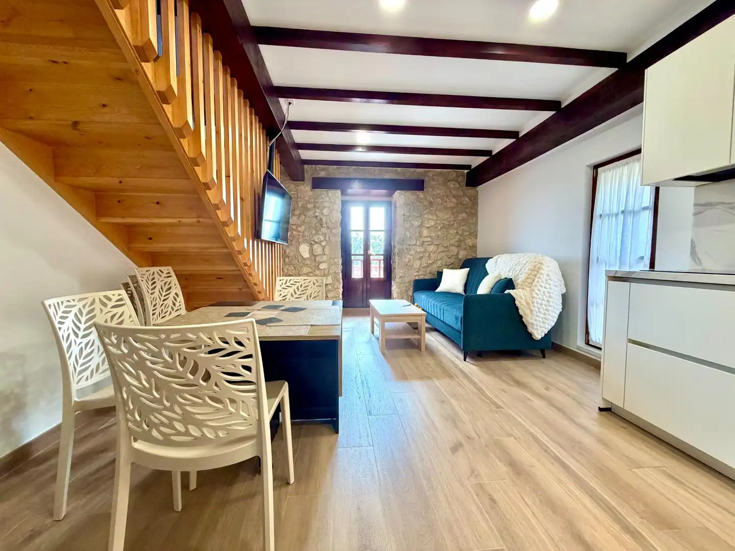 Wohnzimmer von Maisonette zur Miete in Miengo mit Heizung, Privatgarten und Terrasse