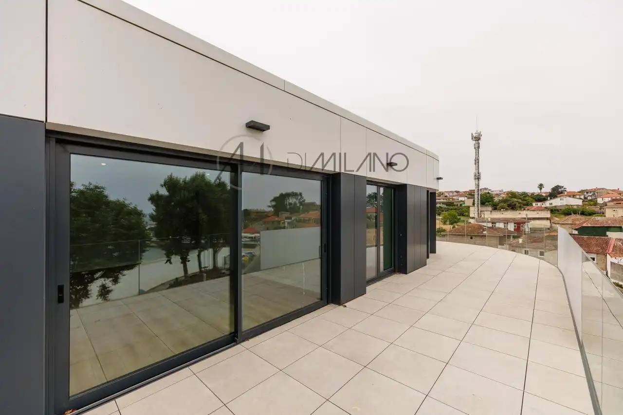 Terraza de Ático en venta en Vigo  con Calefacción, Terraza y Piscina