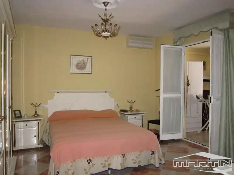 Dormitori de Casa o xalet en venda en Lucena amb Aire condicionat i Terrassa