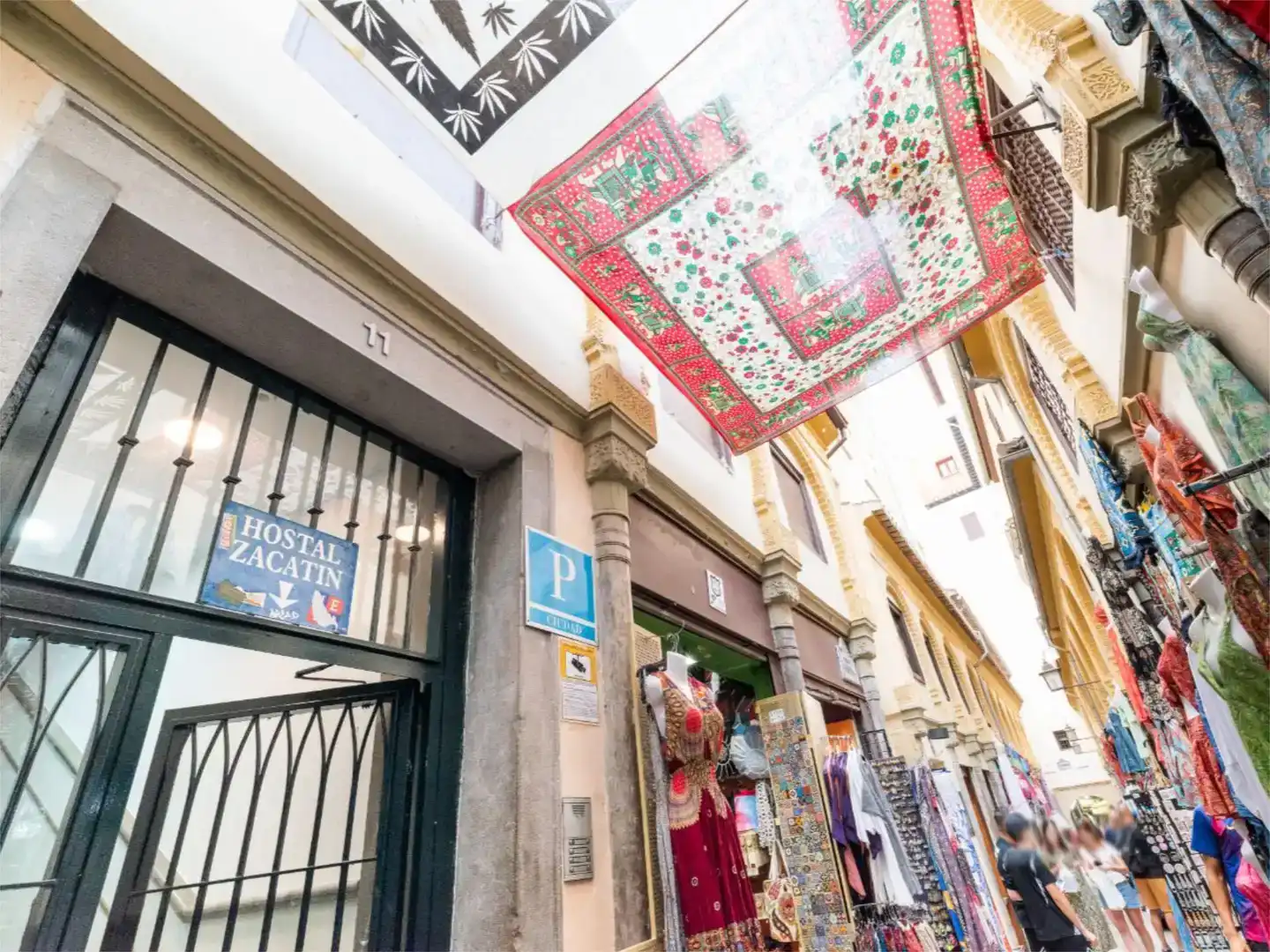 Vista exterior de Pis per a compartir en Granada amb Aire condicionat, Moblat i Balcó
