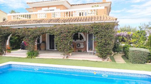 Precioso chalé unifamiliar aislado con piscina y amplio garaje, imatge 2