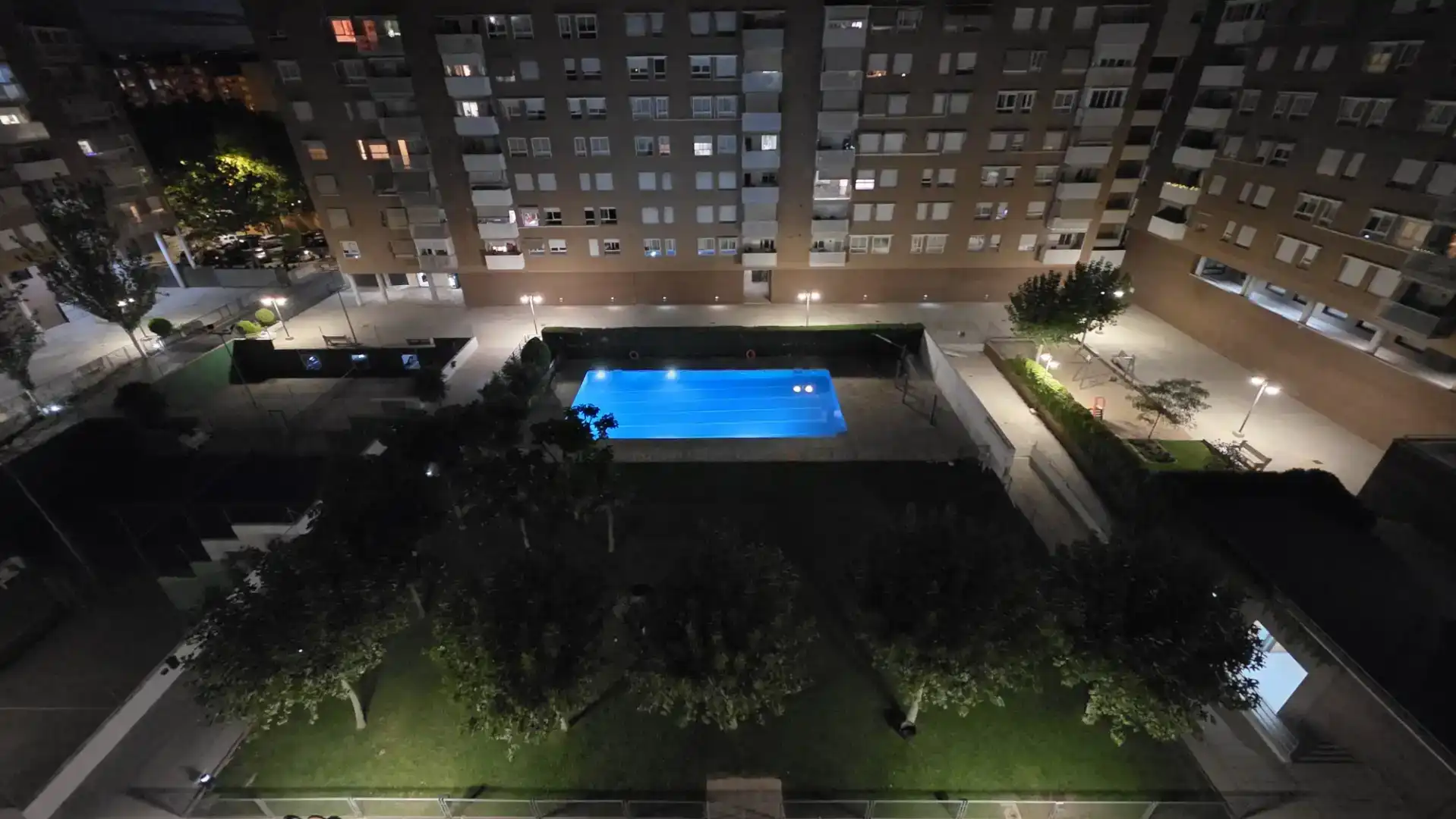 Piscina de Pis en venda en Alcorcón amb Aire condicionat