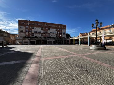 Local comercial en alquiler en Meliana - Plaza Nolla