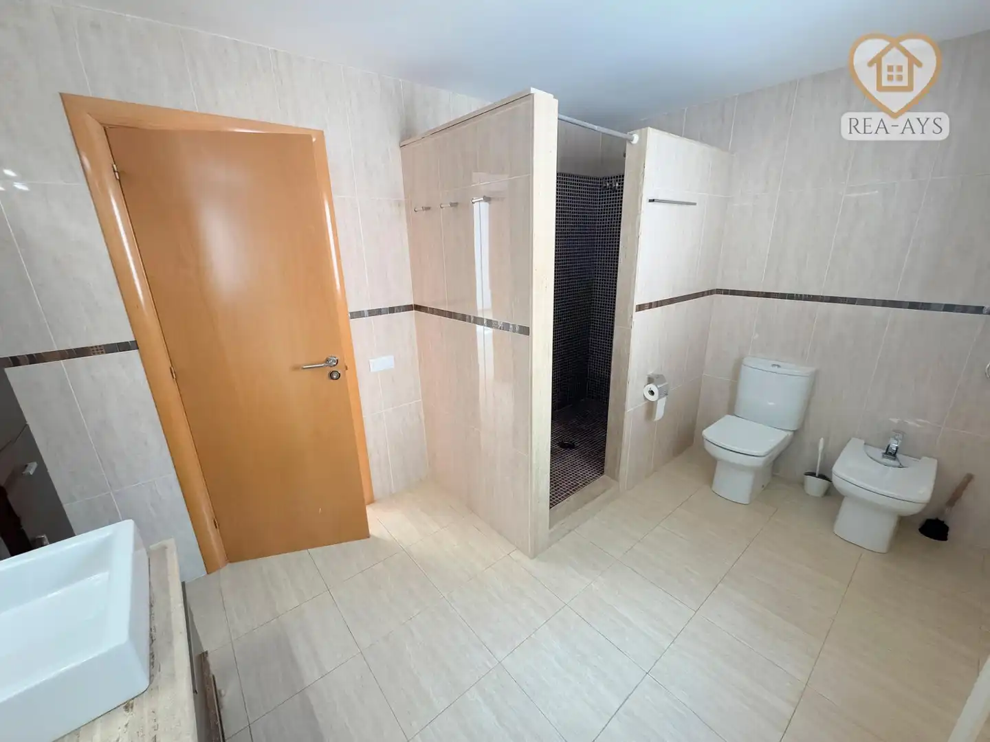 Baño de Casa o chalet en venta en Vallirana con Aire acondicionado, Calefacción y Jardín privado