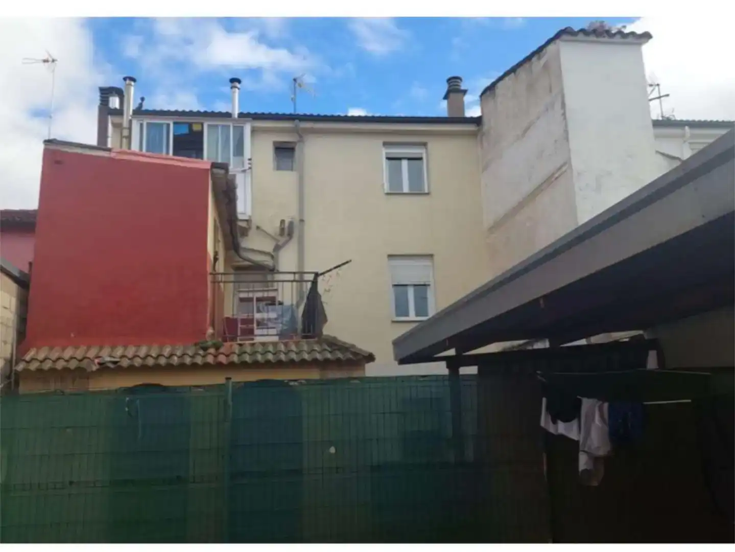 Vista exterior de Finca rústica en venda en Huércanos amb Balcó