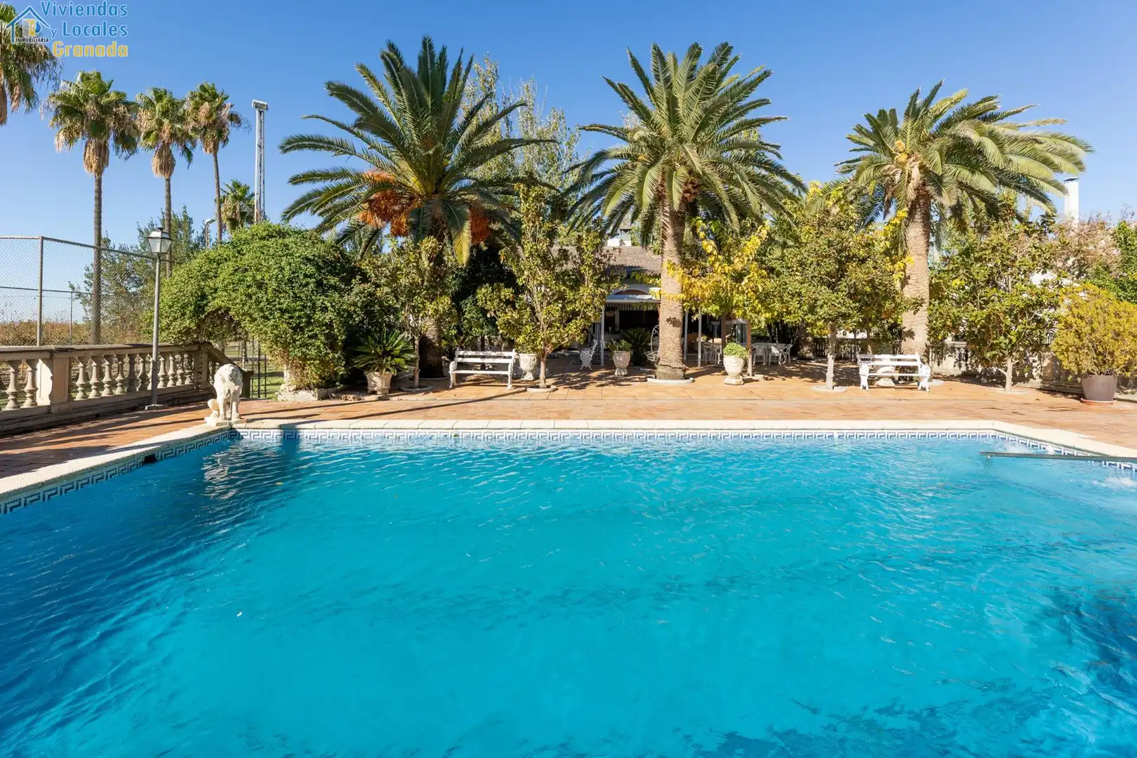 Piscina de Casa o chalet en venta en Granada con Aire acondicionado, Jardín privado y Trastero