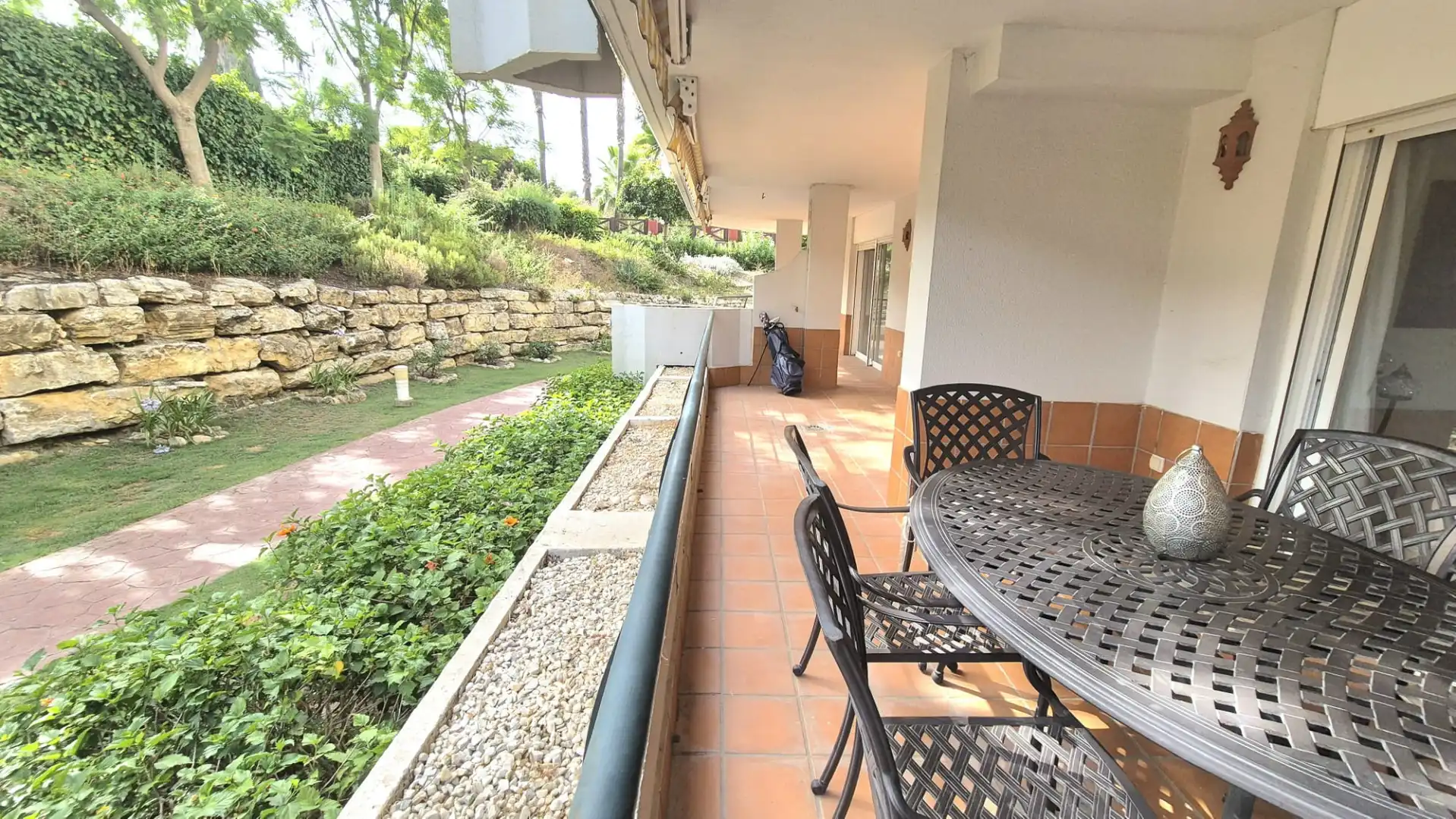 Planta baixa en venda a Guadalmina Alta