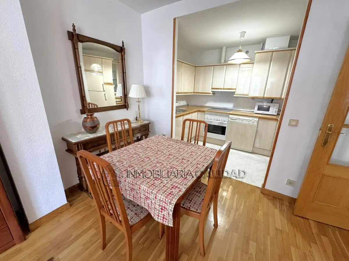 Comedor de Piso de alquiler en Burgos con Calefacción y Amueblado