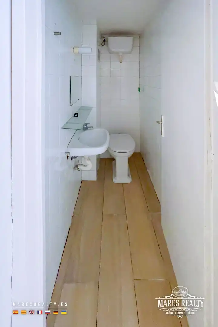 Badezimmer von Wohnung zum Verkauf in Lloret de Mar mit Heizung und Haustechnik