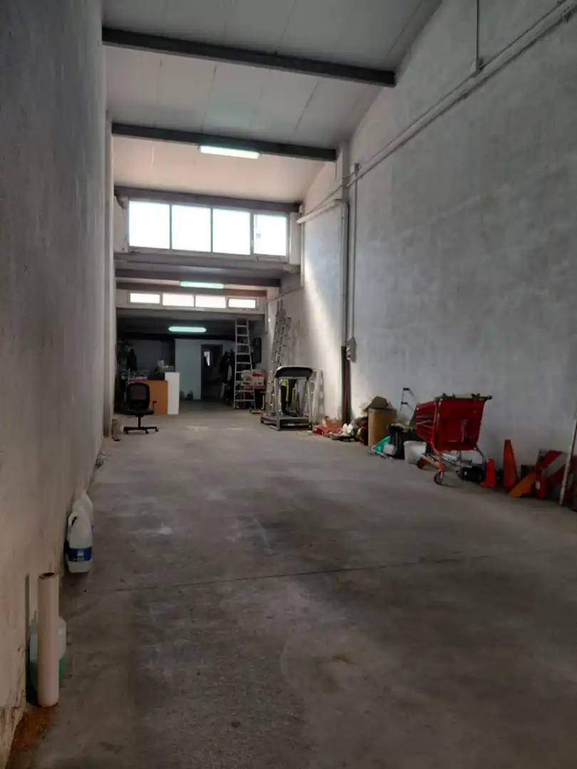 Nave industrial en venta en Badalona