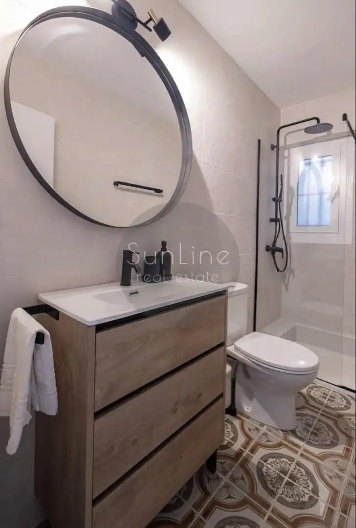 Bathroom of Flat for rent in Valencia  with Air Conditioner, Furnished and Balcony