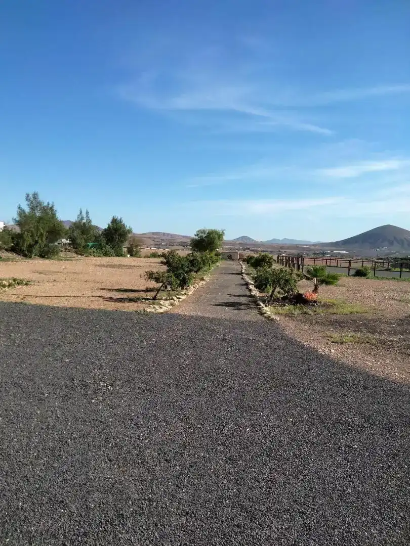 Finca rústica en venta en Tuineje con Jardín privado, Parquet y Amueblado