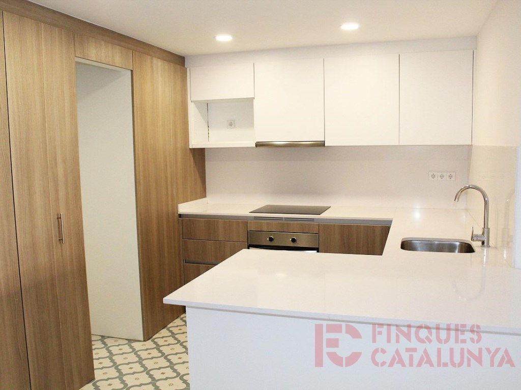 Cocina de Piso en venta en Girona Capital con Aire acondicionado y Terraza