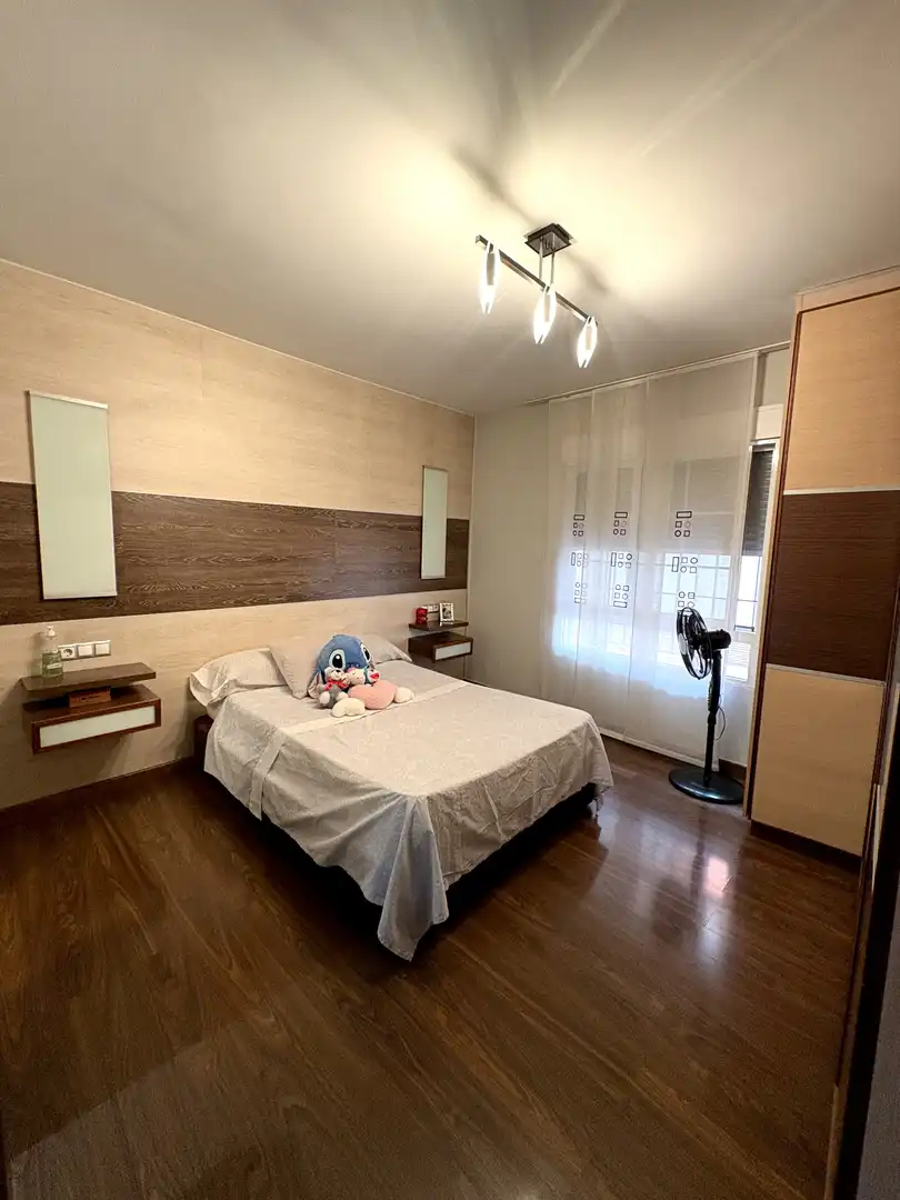 Dormitori de Pis en venda en San Isidro amb Aire condicionat, Parquet i Moblat