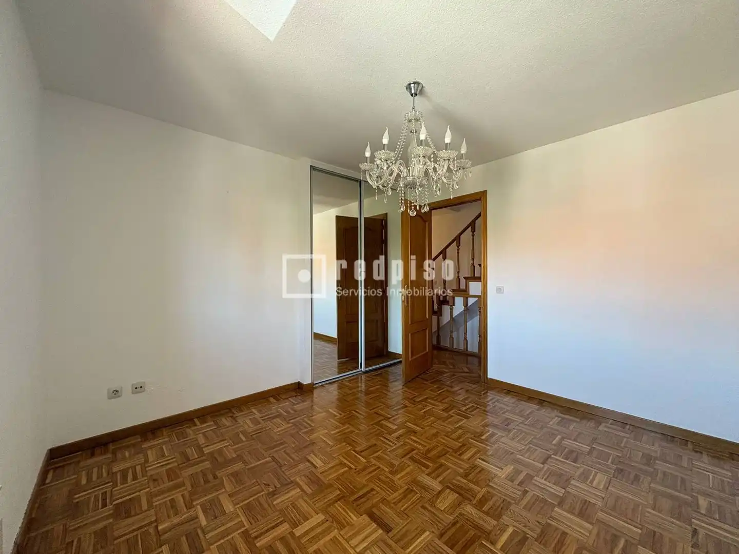 Bedroom of Houses for sale in Tres Cantos  with Air Conditioner, Heating and Parquet flooring