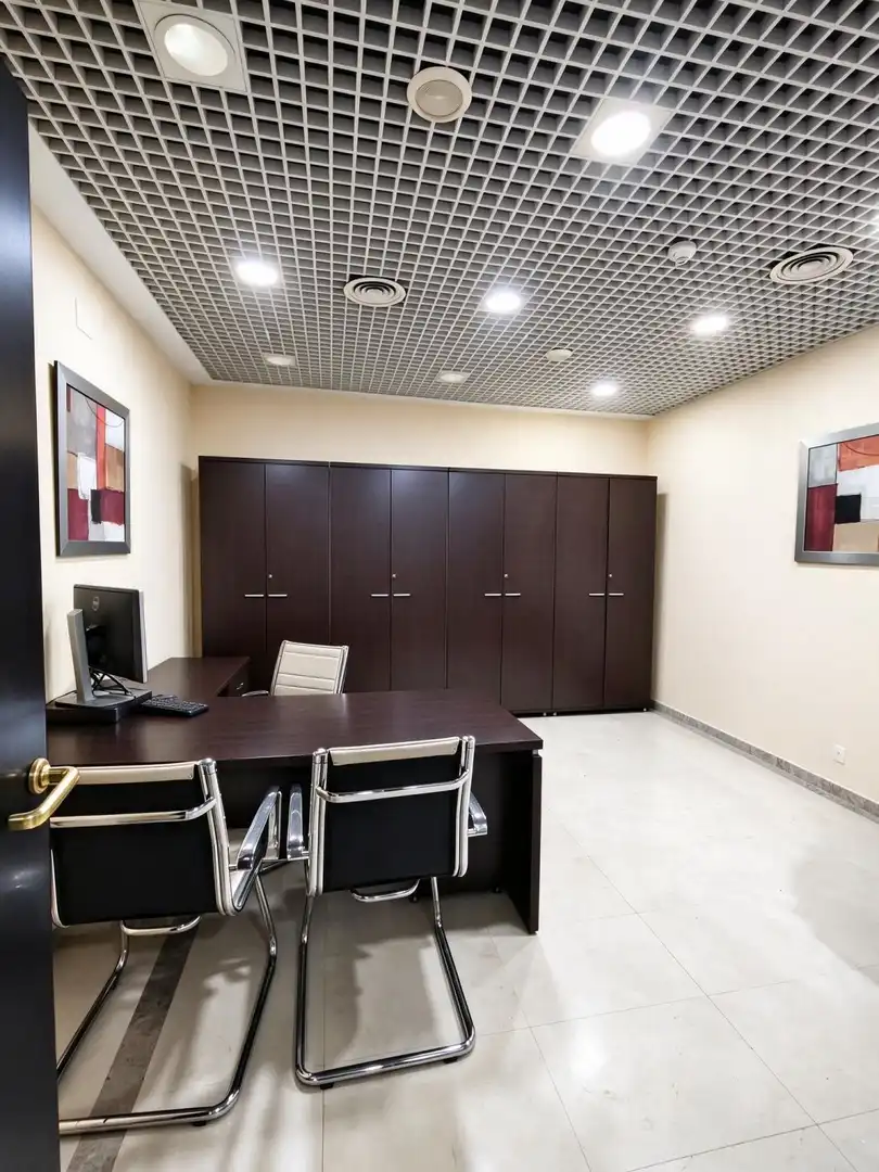 Office space with lift for sale in Casco Antiguo, imagen 16