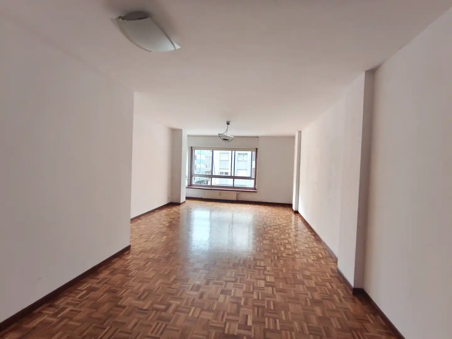 Flat with lift to rent in Ronda de Outeiro 244