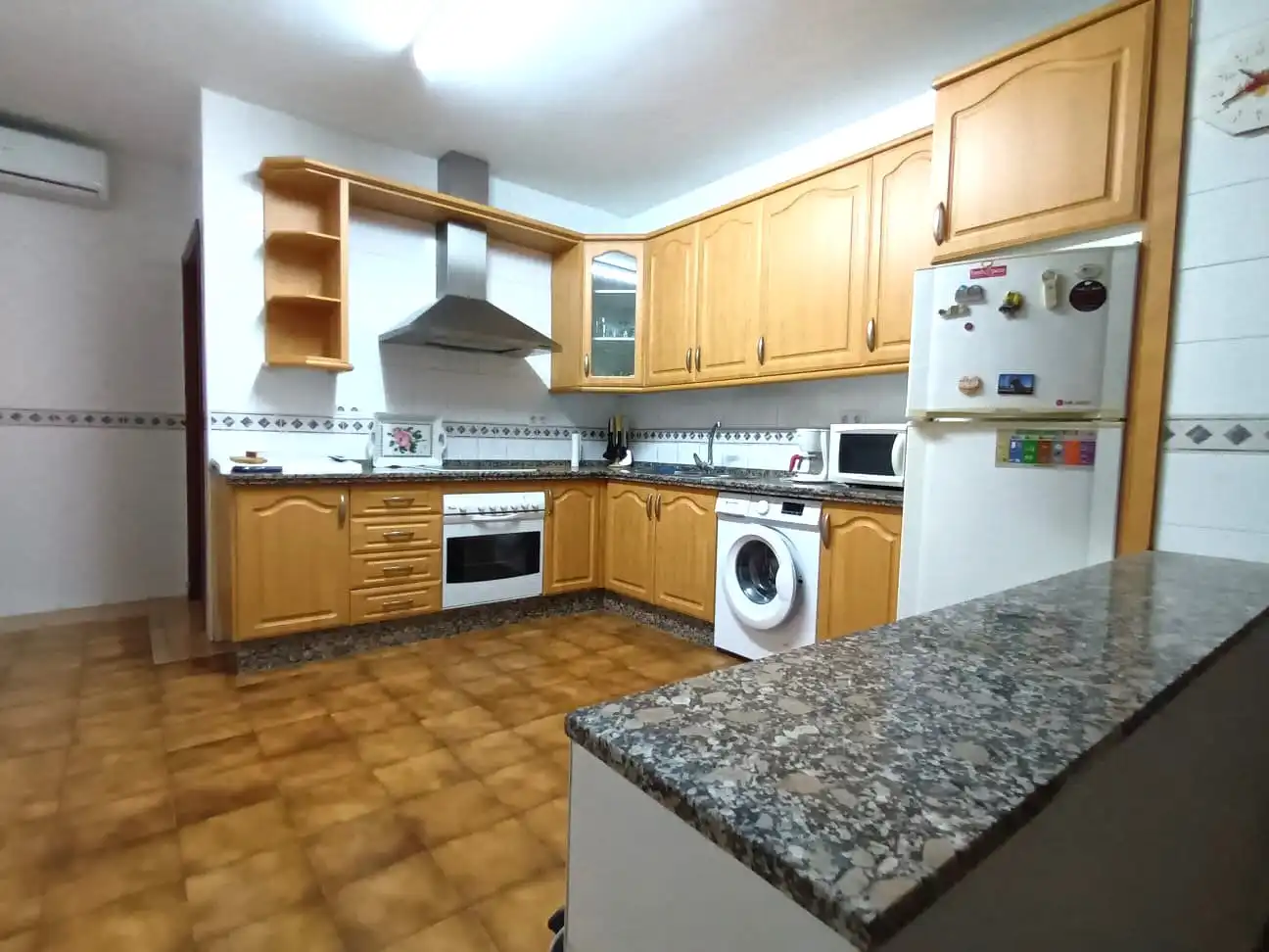 Cuina de Casa o xalet en venda en Mérida amb Aire condicionat i Terrassa