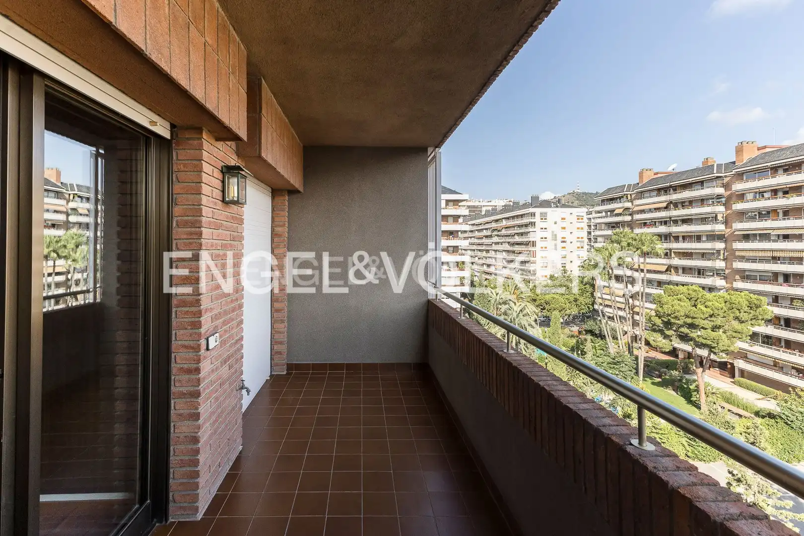Terrassa de Pis en venda en Barcelona amb Aire condicionat, Calefacció i Jardí privat