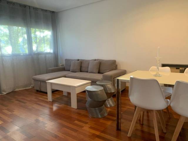 Piso en Venta en Santa Rosa - Valdeolleros