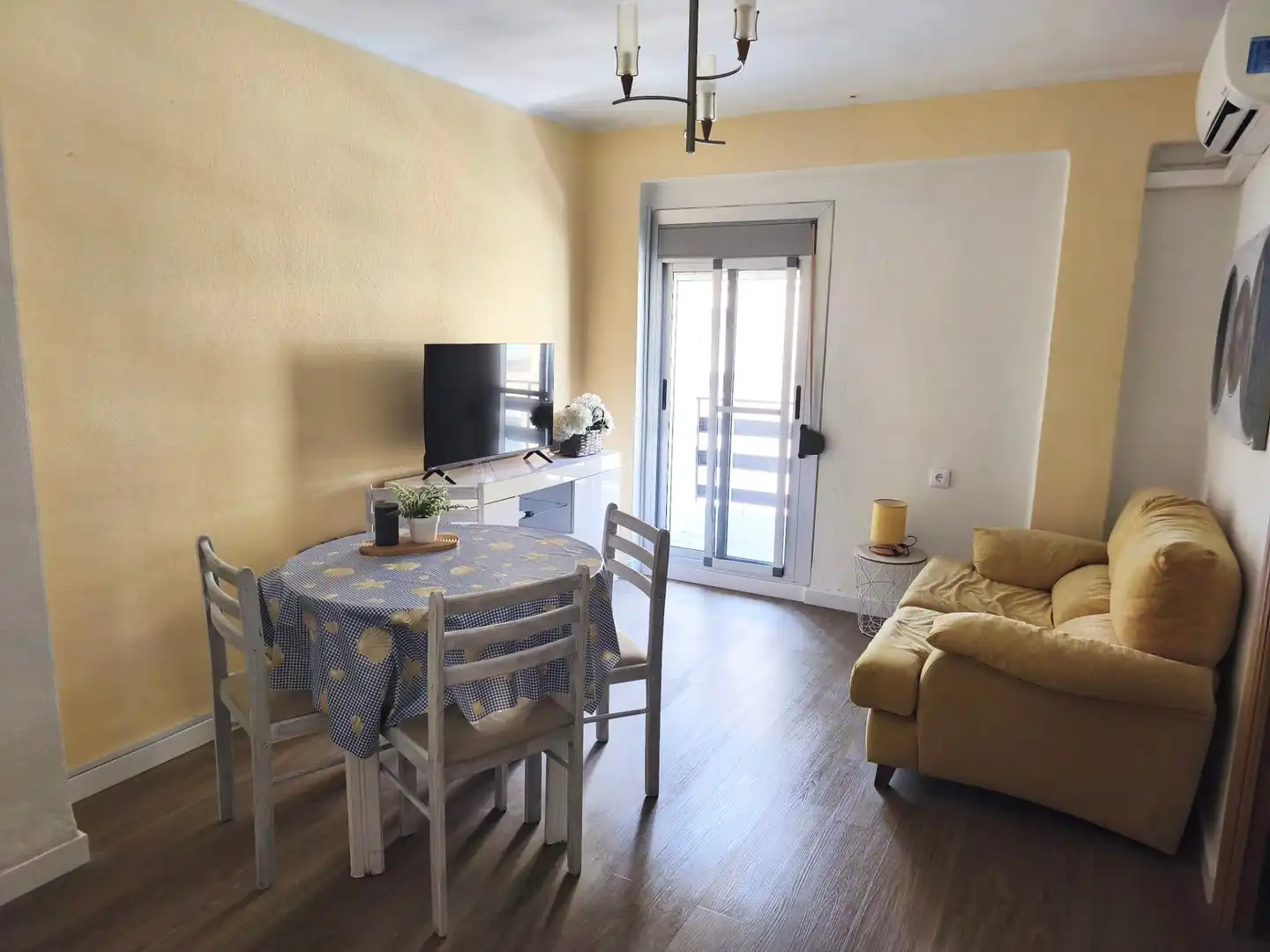 Living room of Flat for rent in Valencia  with Air Conditioner, Heating and Terrace