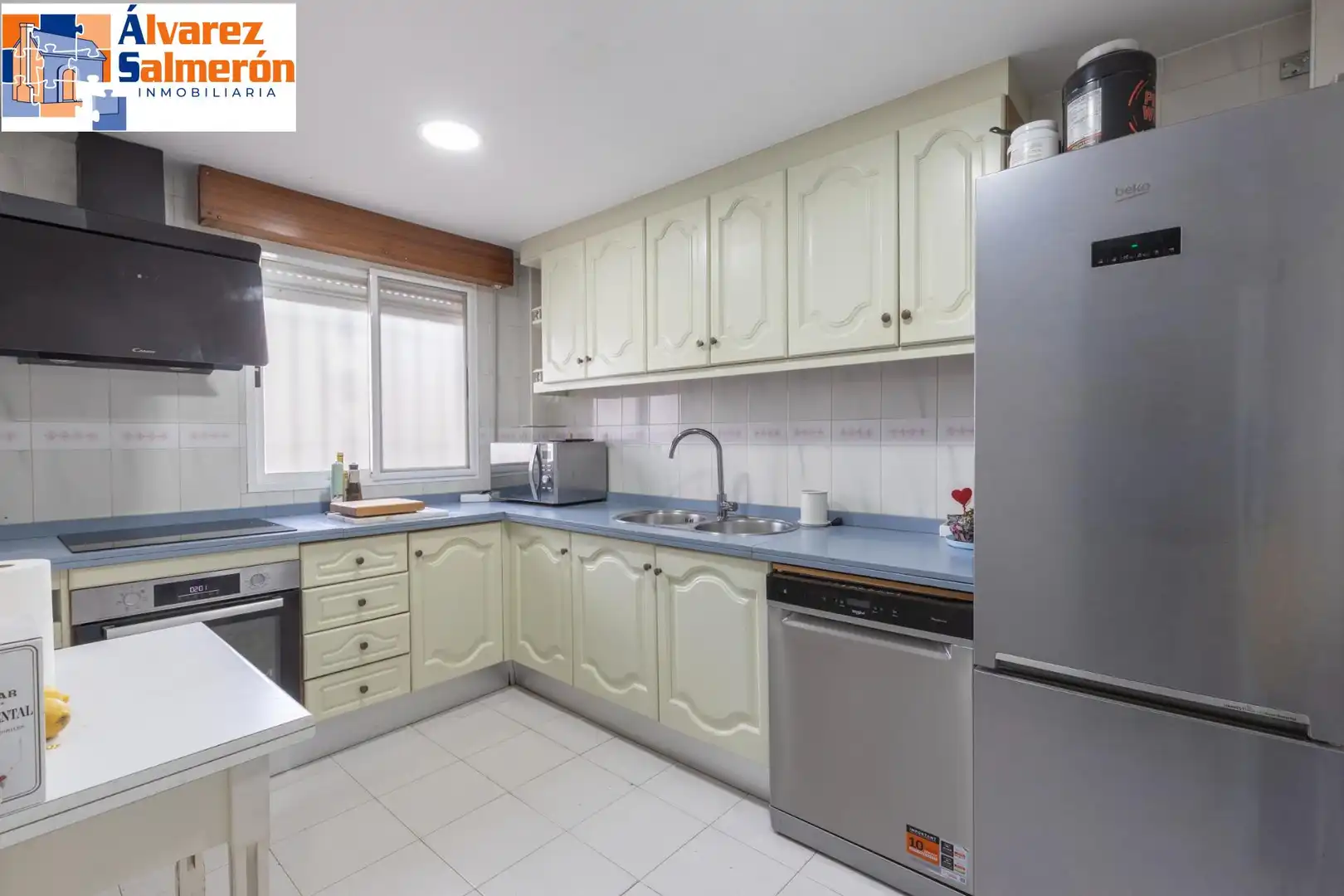Kitchen of Houses for sale in Altos de la Zubia