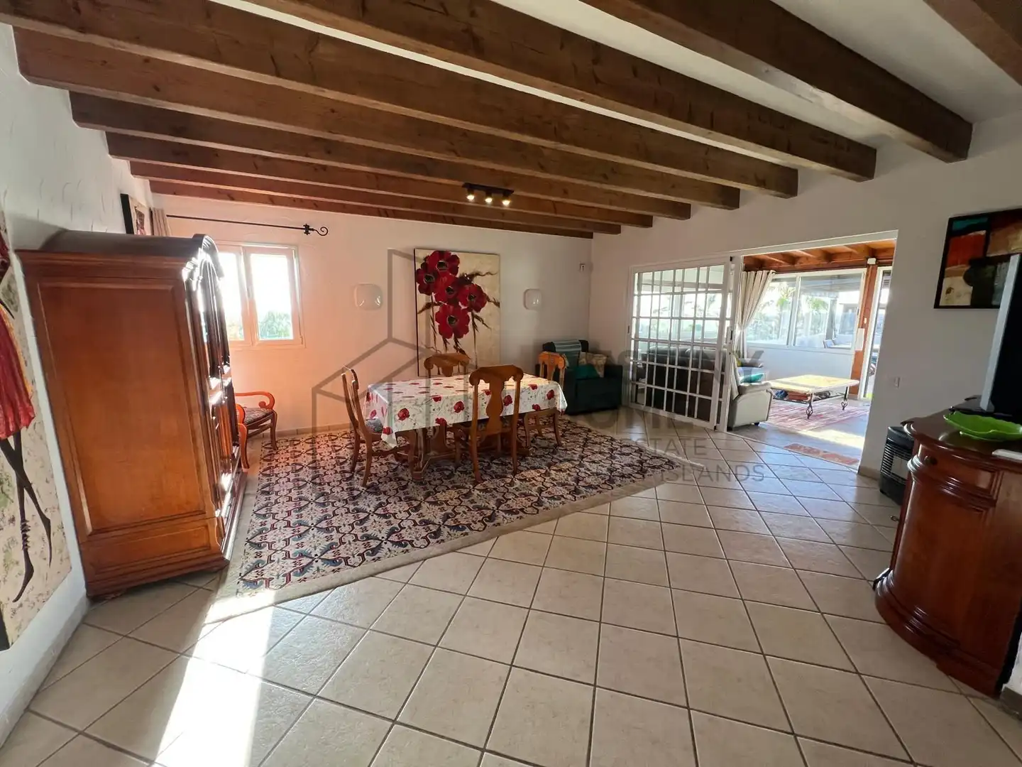 Menjador de Casa o xalet en venda en La Oliva amb Aire condicionat, Jardí privat i Terrassa