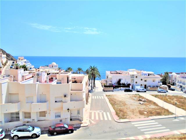 Piso en Venta en Calle Luis Gordillo en Carboneras