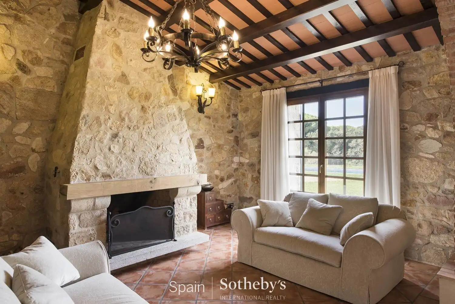 Sala d'estar de Finca rústica en venda en Castell d'Aro, Platja d'Aro i s'Agaró amb Calefacció, Jardí privat i Terrassa