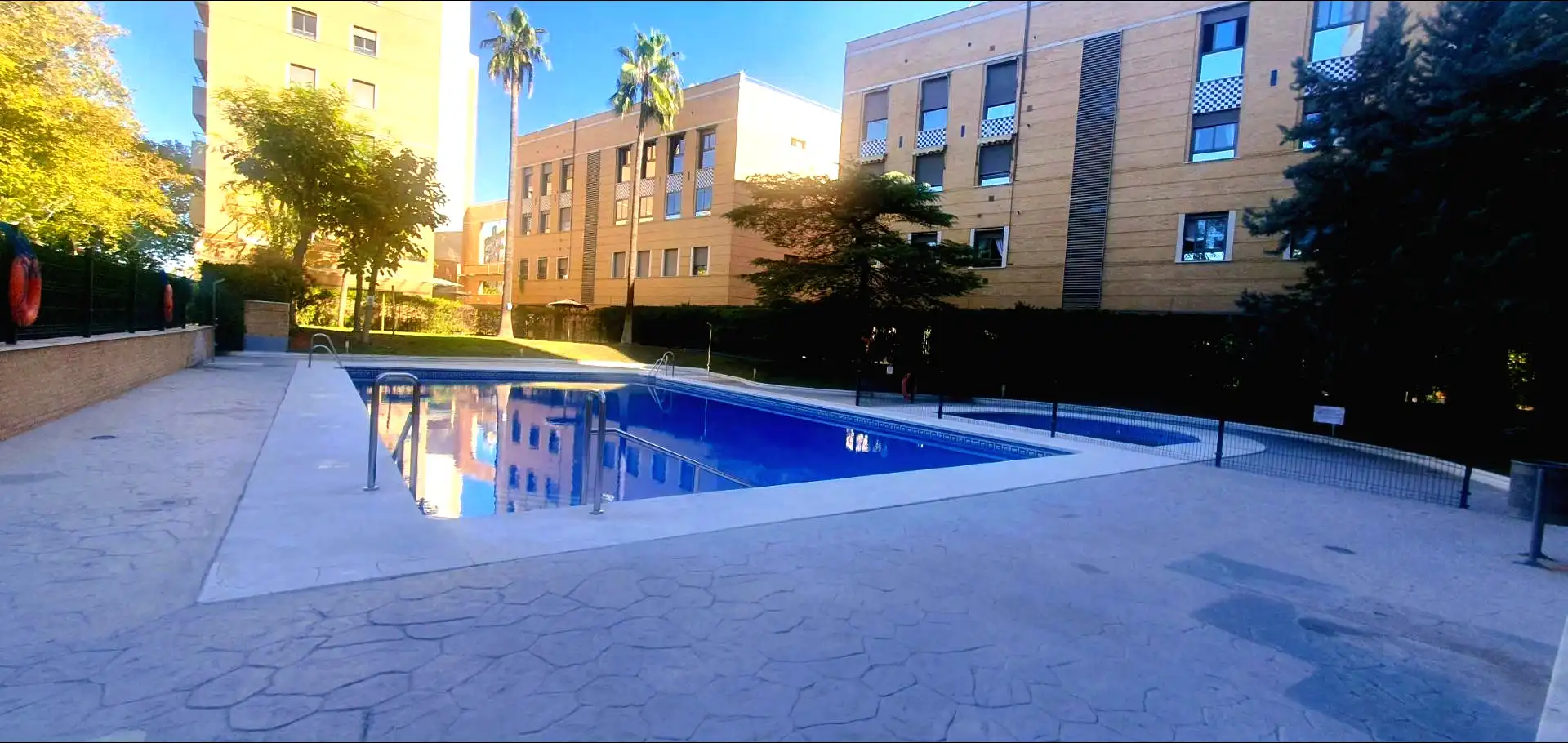 Piscina de Piso de alquiler en Sevilla con Jardín privado, Terraza y Trastero
