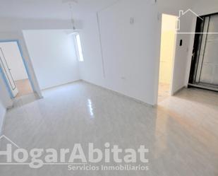 Flat for sale in  Valencia Capital  with Air Conditioner and Balcony