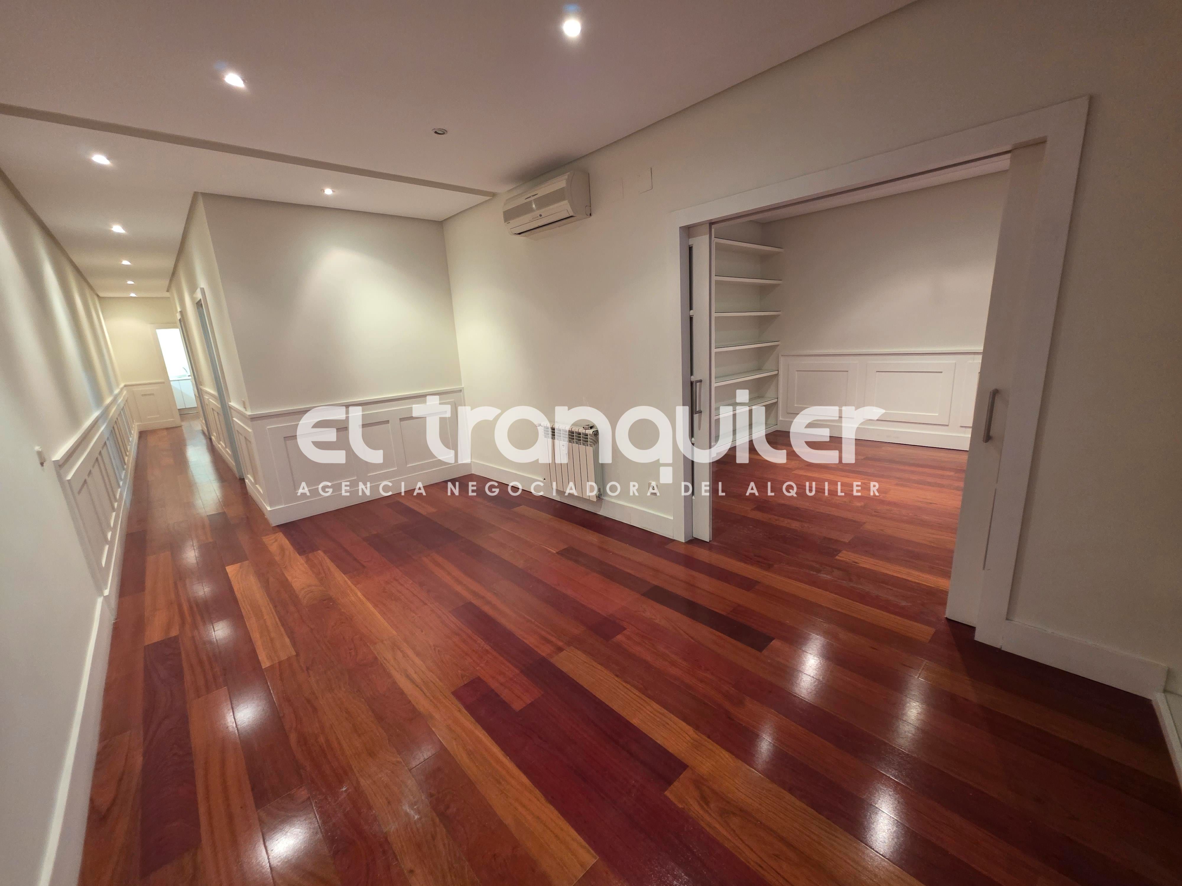 Sala de estar de Piso de alquiler en  Madrid Capital con Aire acondicionado y Lavadora