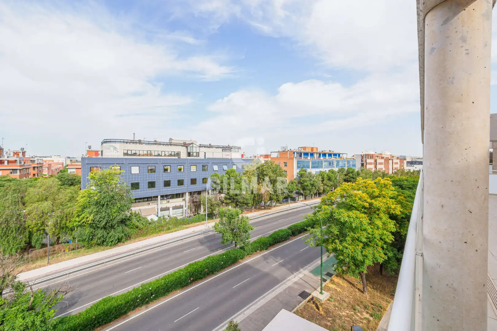Vista exterior de Ático en venta en Sevilla con Calefacción, Jardín privado y Piscina