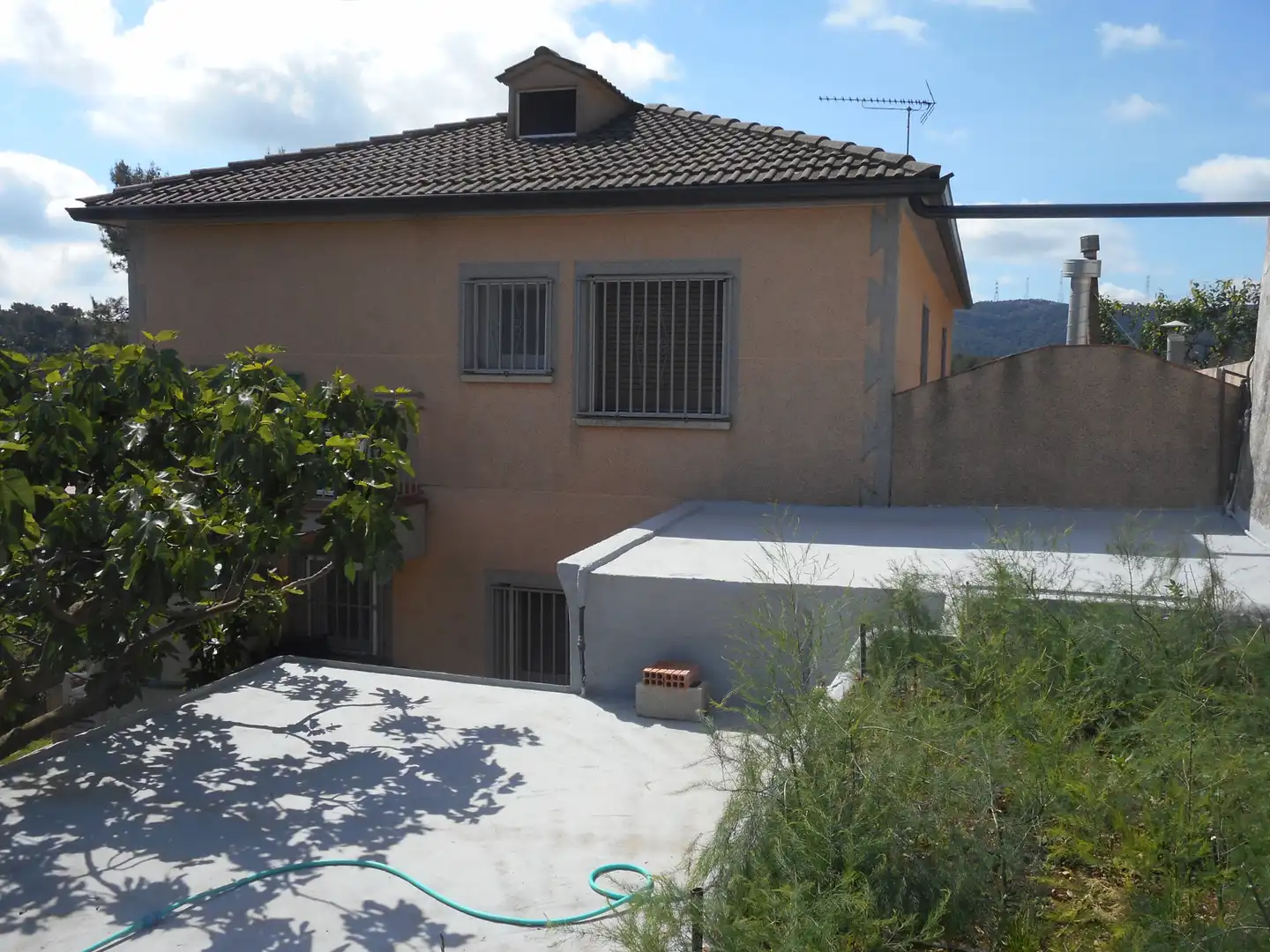 Vista exterior de Casa o xalet en venda en Olesa de Bonesvalls amb Calefacció, Jardí privat i Terrassa