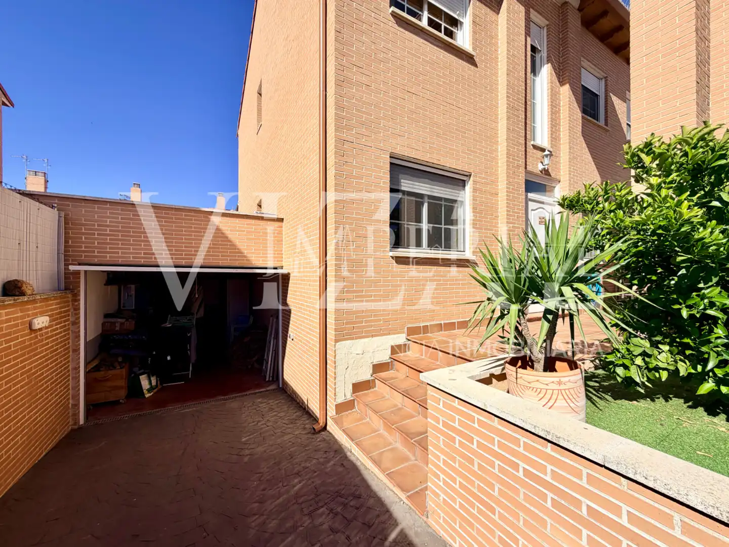 Vista exterior de Casa adosada en venta en Argés con Aire acondicionado, Calefacción y Amueblado