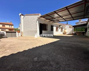 Vista exterior de Casa o xalet de lloguer en Esquivias amb Aire condicionat