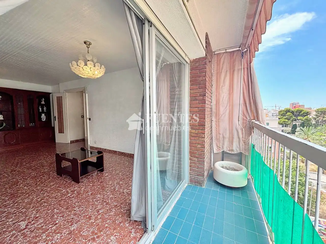 Terraza de Piso en venta en Alicante / Alacant con Terraza y Amueblado