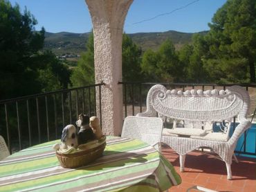 Villa con piscina in vendita a Montroi / Montroy